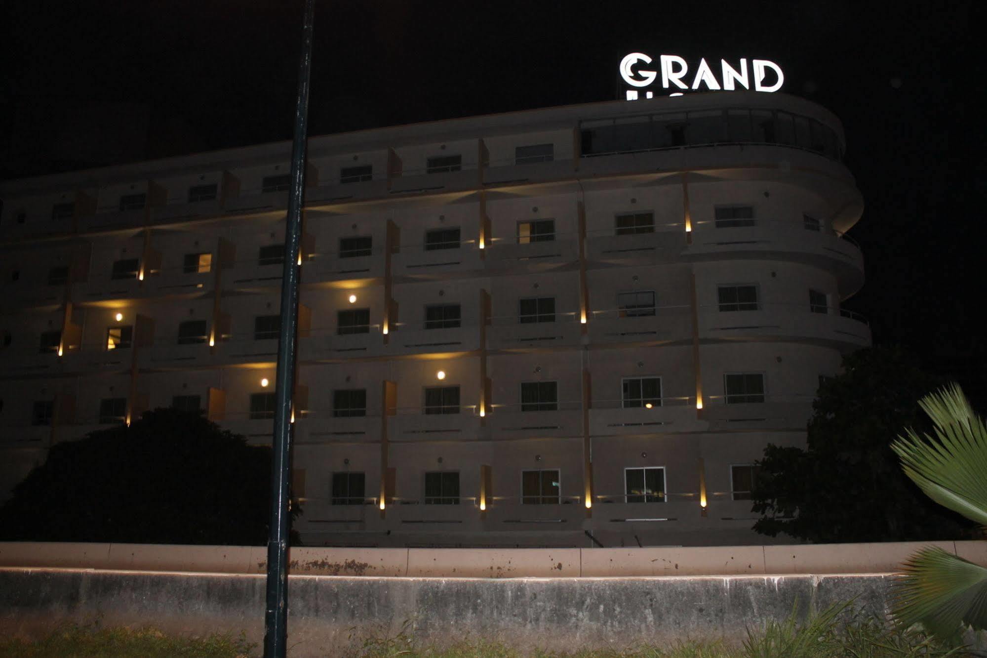 Le Grand Hotel D'아비장 외부 사진